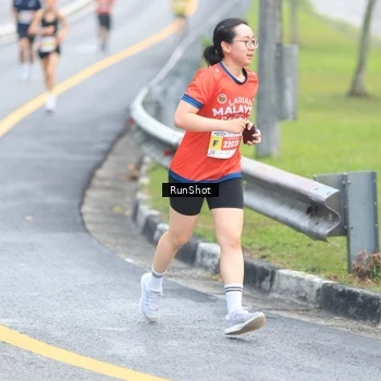 Runner Photo 7032107