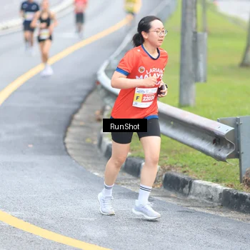 Runner Photo 7032117