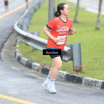 Runner Photo 7032140