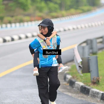 Runner Photo 7032147