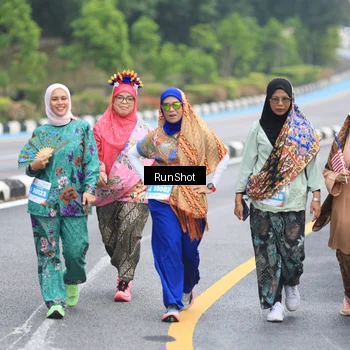 Runner Photo 7032273