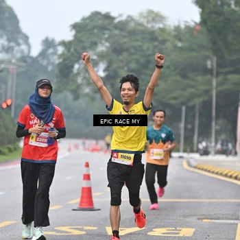 Runner Photo 7032321