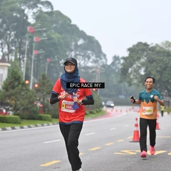 Runner Photo 7032346