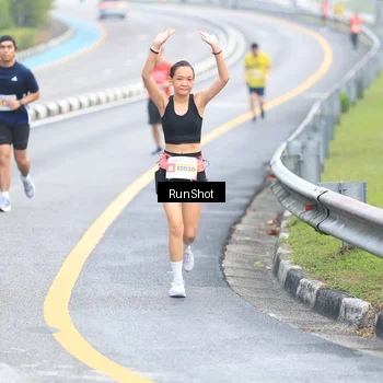 Runner Photo 7032393