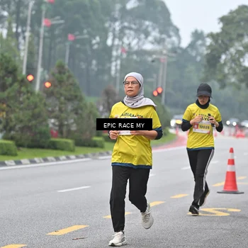 Runner Photo 7032400