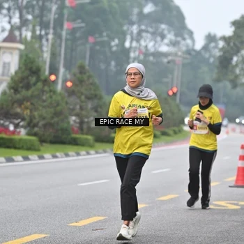 Runner Photo 7032423