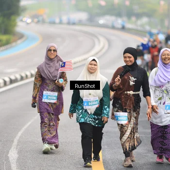 Runner Photo 7032474