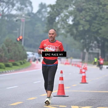 Runner Photo 7032476
