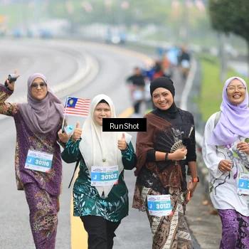 Runner Photo 7032484