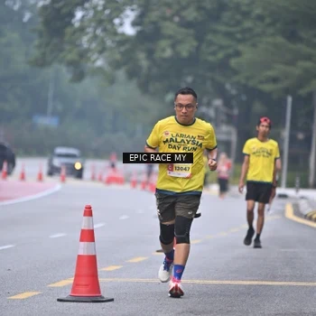 Runner Photo 7032643