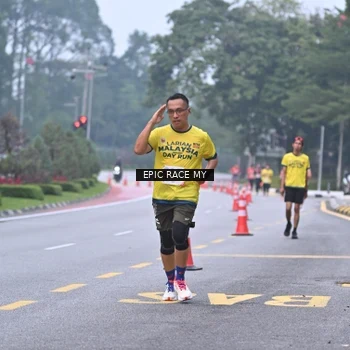 Runner Photo 7032645
