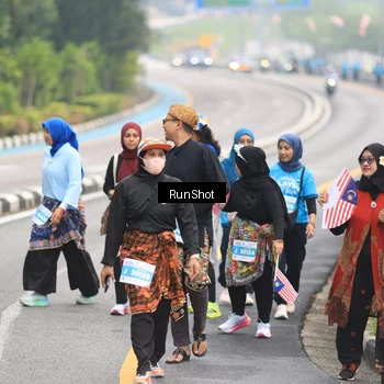 Runner Photo 7032652
