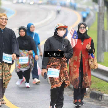 Runner Photo 7032653