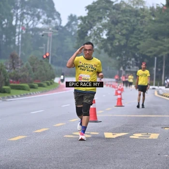 Runner Photo 7032658