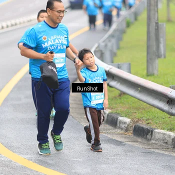 Runner Photo 7032740
