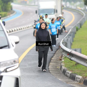 Runner Photo 7032824