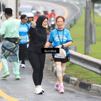Runner Photo 7032924