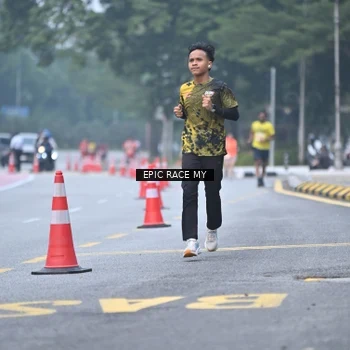 Runner Photo 7032943