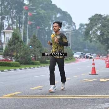 Runner Photo 7032987