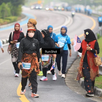 Runner Photo 7033004