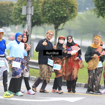 Runner Photo 7033030