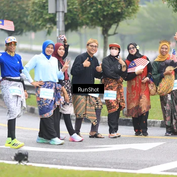 Runner Photo 7033035