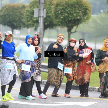 Runner Photo 7033063