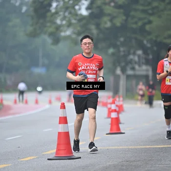 Runner Photo 7033070
