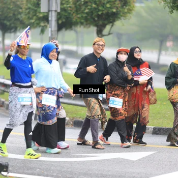 Runner Photo 7033072