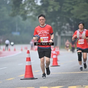 Runner Photo 7033079