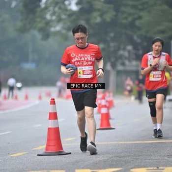 Runner Photo 7033090