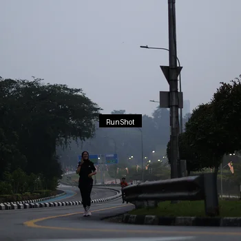 Runner Photo 7033103
