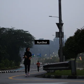 Runner Photo 7033104