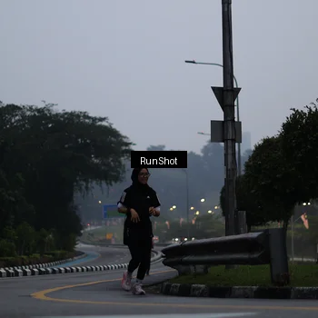 Runner Photo 7033122