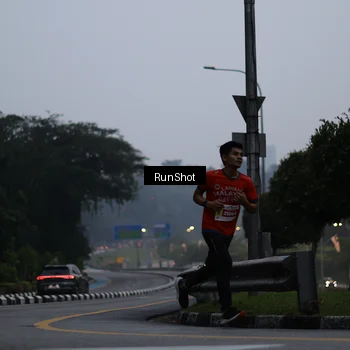 Runner Photo 7033123