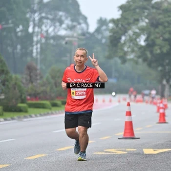 Runner Photo 7033137