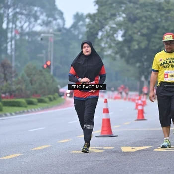 Runner Photo 7033172