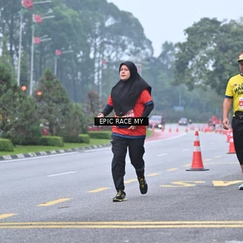 Runner Photo 7033175