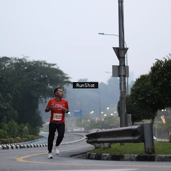 Runner Photo 7033191