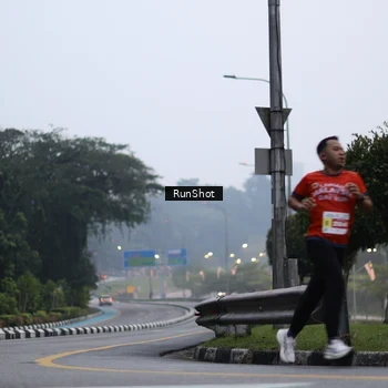 Runner Photo 7033201