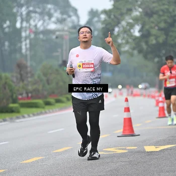 Runner Photo 7033220