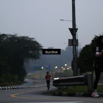 Runner Photo 7033223