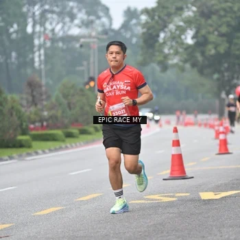 Runner Photo 7033243
