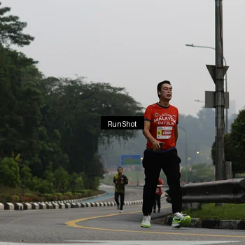 Runner Photo 7033247