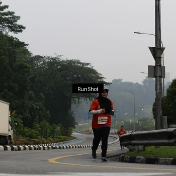 Runner Photo 7033275