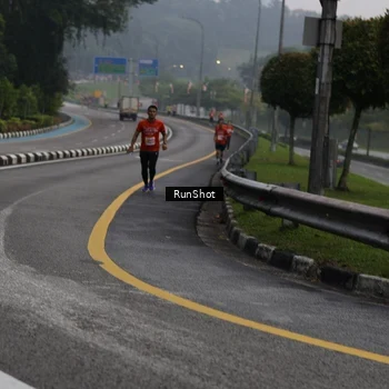 Runner Photo 7033297
