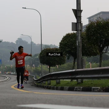 Runner Photo 7033303