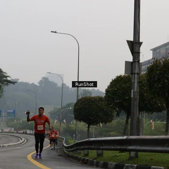 Runner Photo 7033309