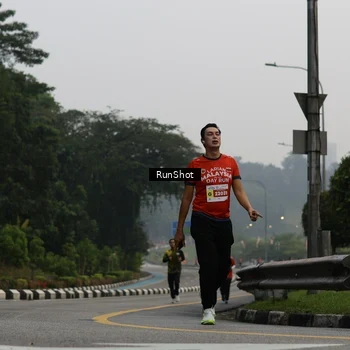 Runner Photo 7033311