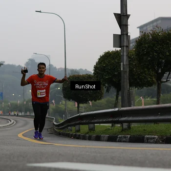 Runner Photo 7033312